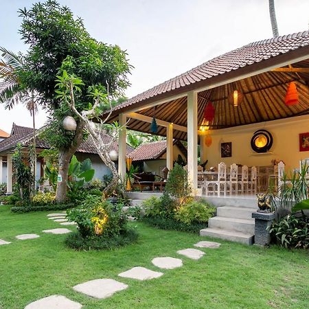 Utama Villas Beach Front Candidasa Buitenkant foto
