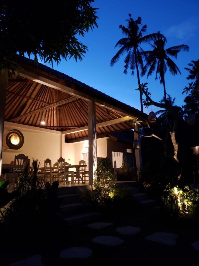 Utama Villas Beach Front Candidasa Buitenkant foto