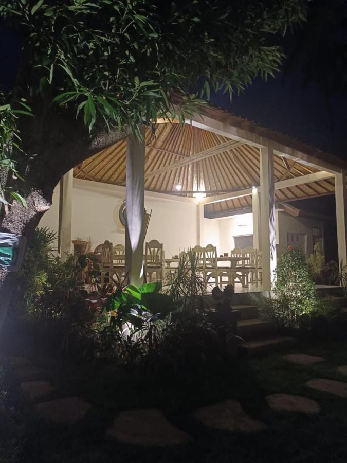 Utama Villas Beach Front Candidasa Buitenkant foto