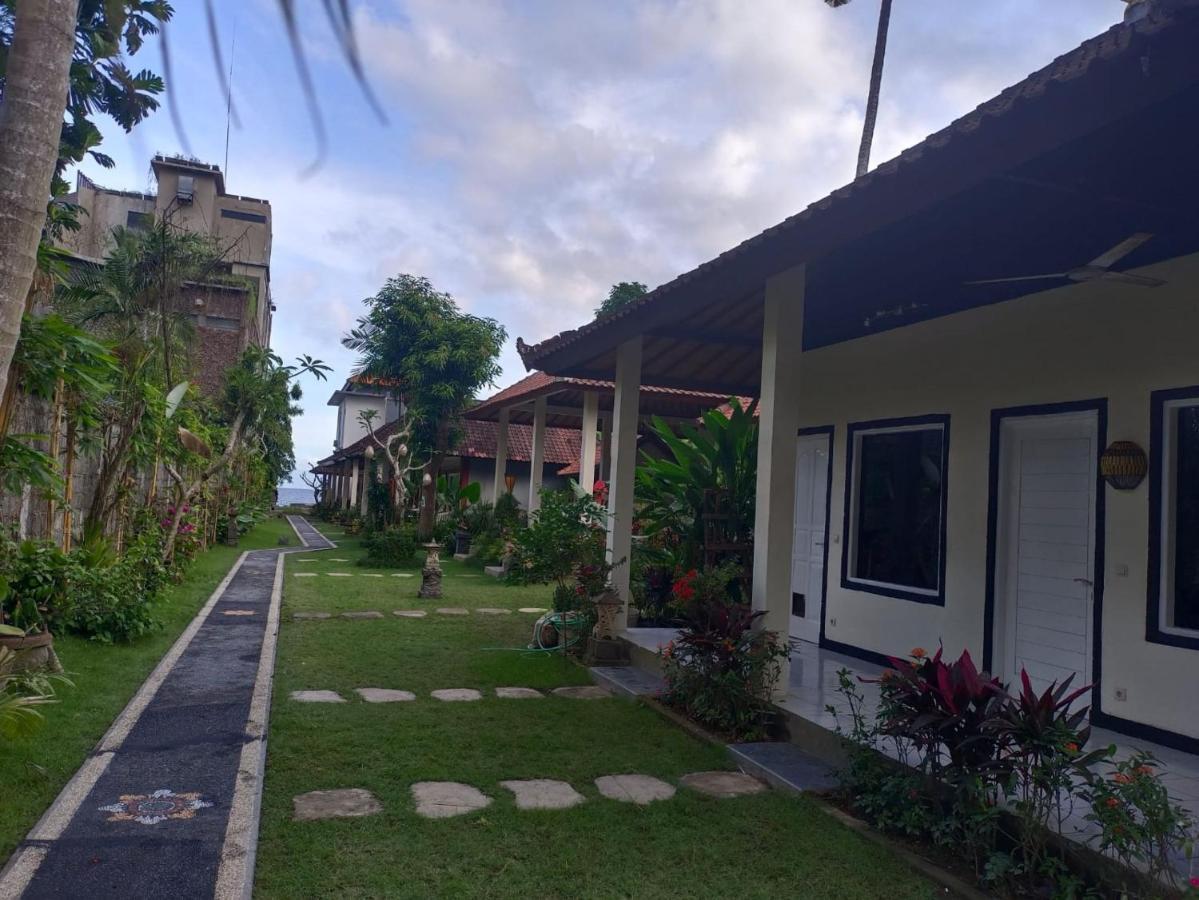 Utama Villas Beach Front Candidasa Buitenkant foto