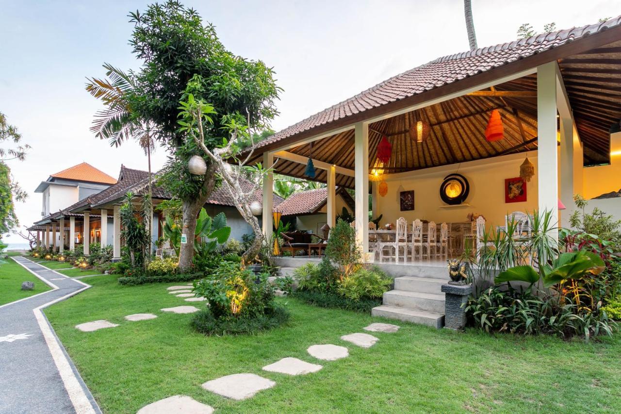 Utama Villas Beach Front Candidasa Buitenkant foto